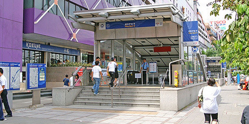 MRT – Phra Ram 9 Station
